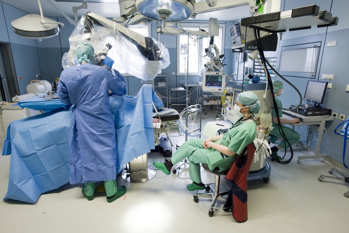 В Нижневартовске анестезиолог проткнул пациентке легкое катетером