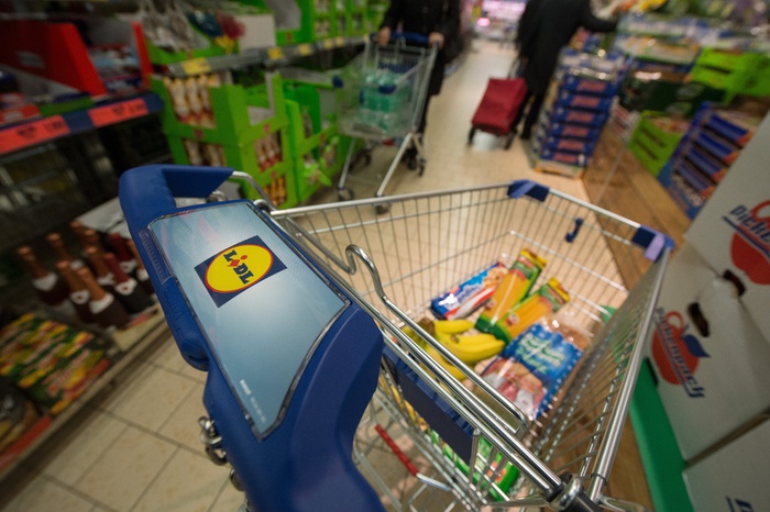Французским супермаркетам запретили выбрасывать еду