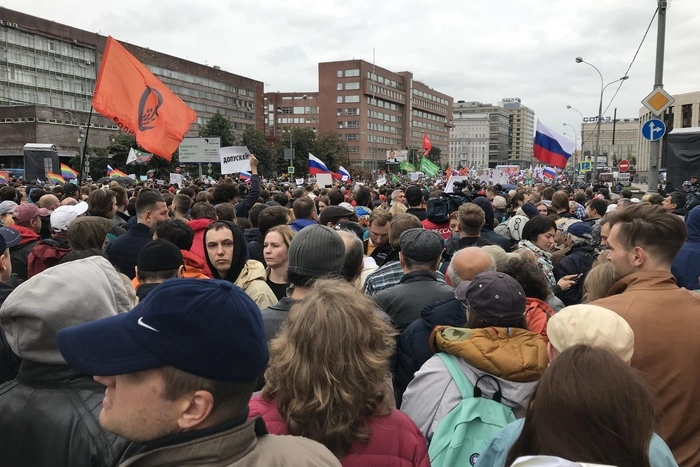 Блогера Синицу отправили в колонию за призывы похищать детей силовиков