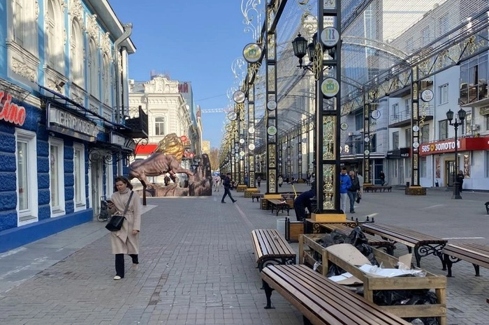 Жители дома по улице Вайнера попросили защитить их от медиаэкрана