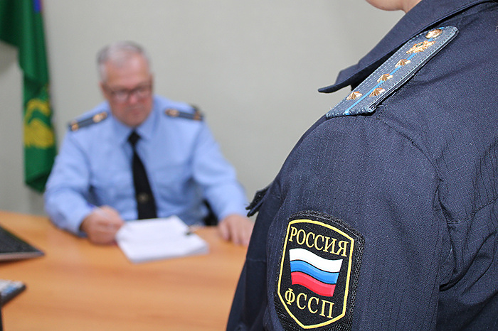 В Екатеринбурге судебный пристав записался к алиментщику на массаж ради его поимки