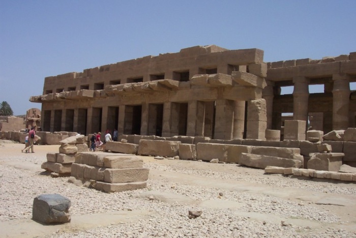 Смертник подорвал себя перед Карнакским храмом под Луксором