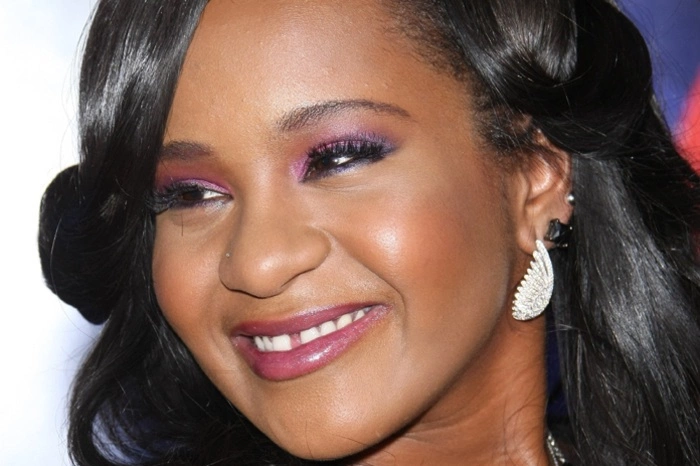 Дочь Уитни Хьюстон умерла после шести месяцев комы