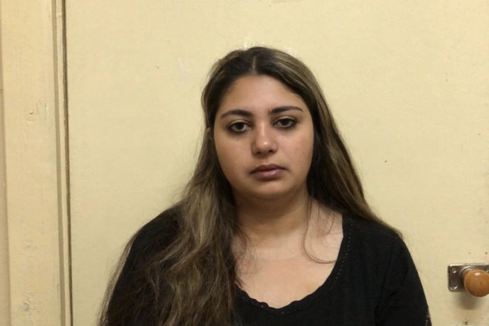 В Екатеринбурге задержали женщину, которая вымогала у граждан деньги, заставляя брать кредиты