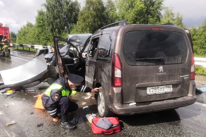 На трассе «Екатеринбург-Курган» в страшном ДТП погибли 4 человека