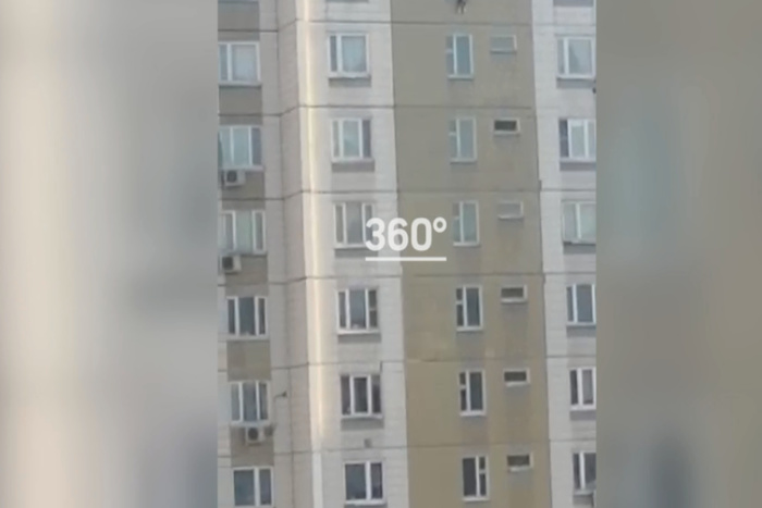 В Москве скончалась девушка, которая выпала из окна 16-го этажа