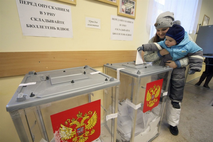 Коммунист Сергей Левченко побеждает на выборах главы Иркутской области