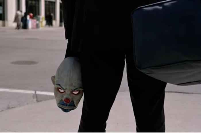 «Имеет характерную примету». В Екатеринбурге ограбили банк