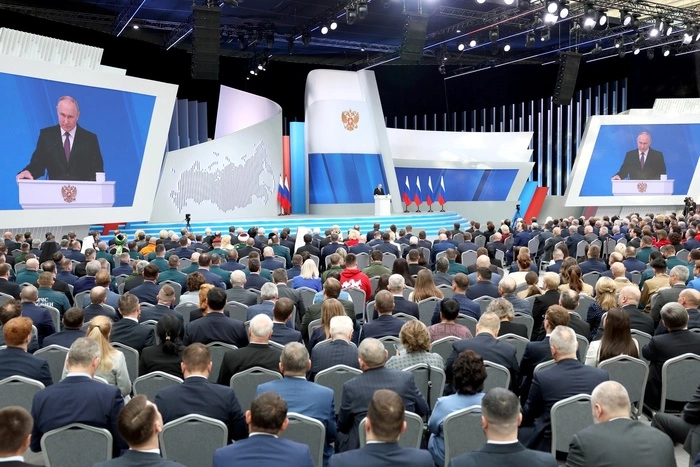 «Налоги — новая нефть». Экономист предположил, откуда возьмутся деньги на обещанное Путиным развитие