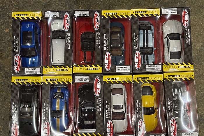 В Екатеринбурге таможенники изъяли 15 тысяч машин известных марок у предпринимателя