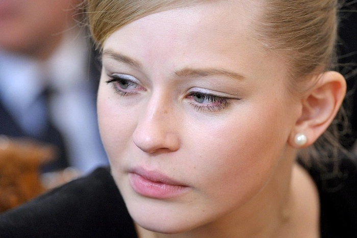 Юлия Пересильд и режиссер полетят в космос на 10 дней за 2 млрд рублей. Космонавт о съемках кино