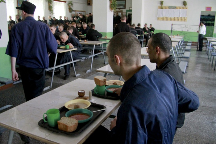 Глава ИК-46 отстранен от работы по требованию голодающих заключенных