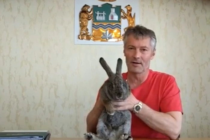 Глава Екатеринбурга Евгений Ройзман завел канал на YouTube