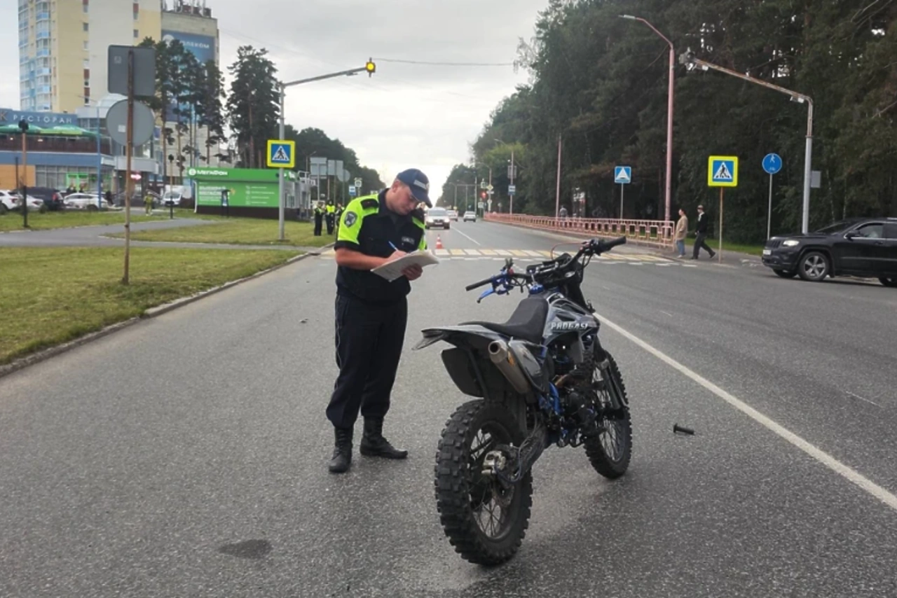 В Заречном 18-летний водитель питбайка сбил женщину на пешеходном переходе