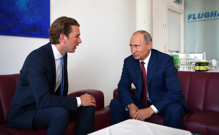 Владимир Путин с Федеральным канцлером Австрийской Республики Себастианом Курцем.