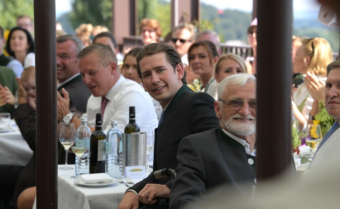Федеральный канцлер Австрийской Республики Себастиан Курц на свадьбе Министра иностранных дел Австрии Карин Кнайсль и Вольфганга Майлингера.