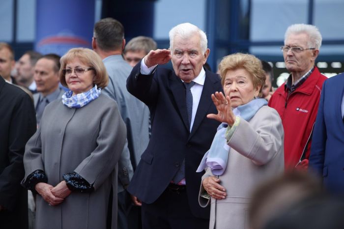 Слева направо - Людмила Бабушкина, Николай Карполь, Наина Ельцина
