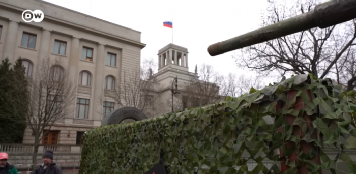 В Кремле прокомментировали инцидент с вывешиванием украинского флага в РУДН