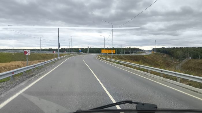 Надпись на желтом фоне: Начало платного участка. Безбарьерная система. Оплата на Avtodor-tr.ru. Фото: читателя Uralweb Игоря 