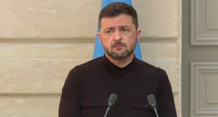 Telegram-каналы отмечают, что Зеленский вновь забыл, что такое костюм и ездит к европейцам в «потном кимоно»  