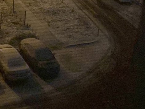 Екатеринбуржцы вызвали эвакуатор перегородившему тротуар автохаму