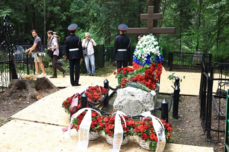 Мединский принял участие в открытии пешеходной тропы к месту захоронения Василия Никитича Татищева