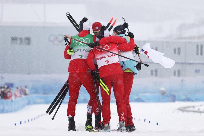 Американский журналист спросил выигравших «золото» российских лыжников про Украину