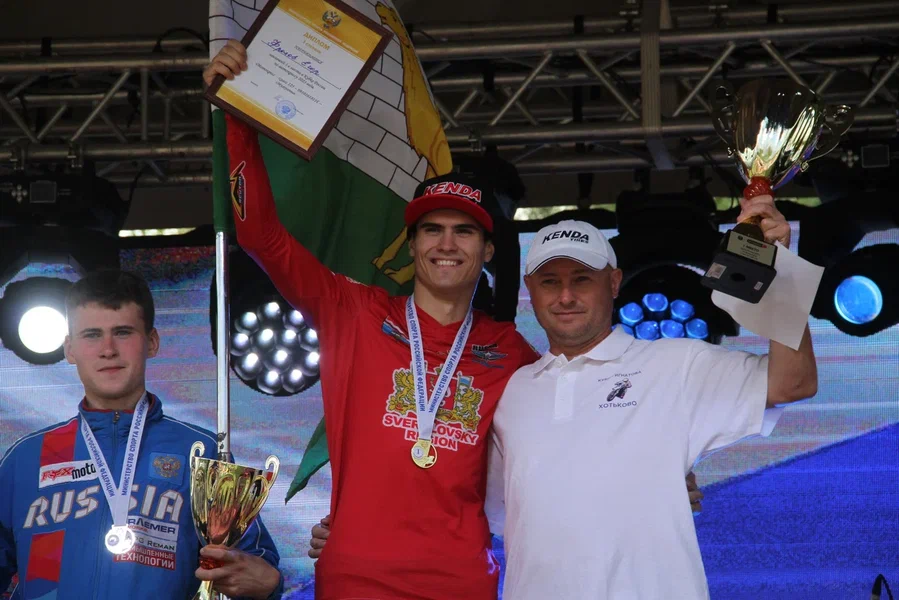 Мотогонщик ЦТВС Свердловской области Егор Фролов занял 1 место на этапе Кубка России в Хотьково и выиграл золото всего Кубка 2023 года в классе 125 см3 «Мужчины»