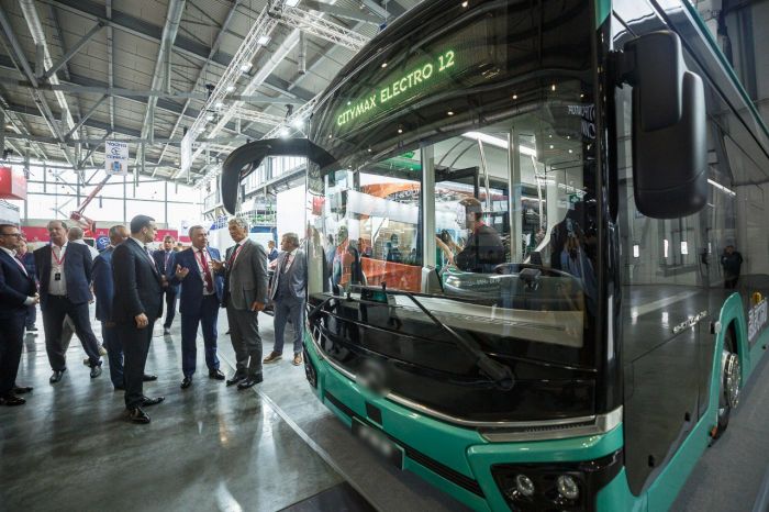 Электробус размера MAX на выставке Иннопром-2022 в Екатеринбурге. Фото: Telegram-канал Глава Екатеринбурга Алексей Орлов