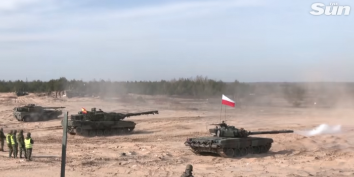 Учения НАТО в Латвии. Фото: скрин видео You Tube