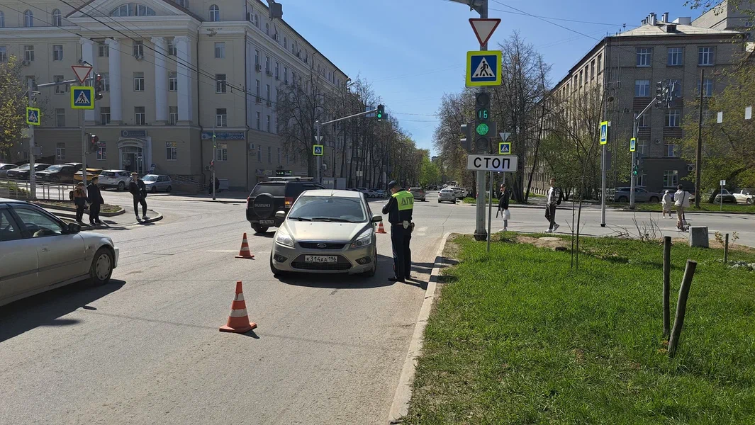 Пятиклассник на самокате попал под Ford Focus на Первомайской