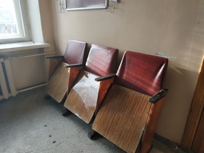 Раритетные кресла районной поликлиники в Екатеринбурге. Фото: Uralweb.ru  