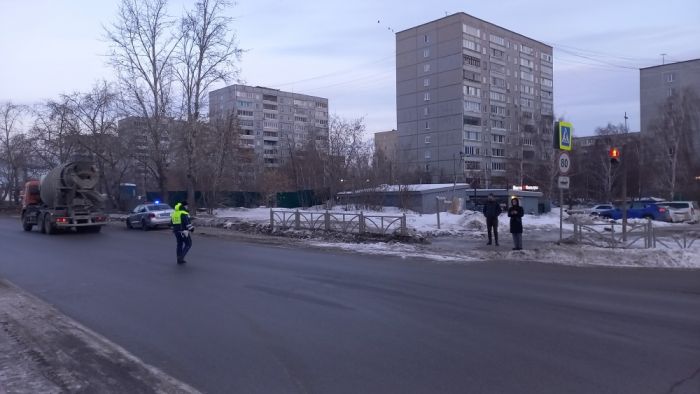 Семнадцатилетний пешеход попал под машину на улице Начдива Онуфриева