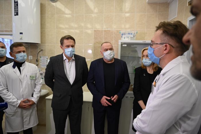 «В субботу должна быть открыта». Министр Михаил Мурашко посетил поликлинику на Химмаше