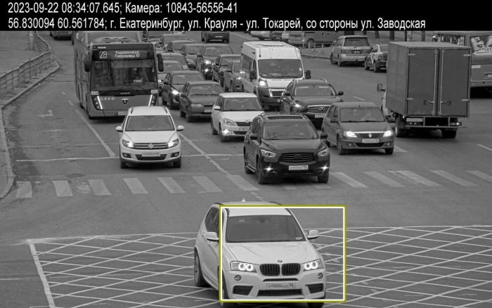 ГИБДД разъяснила правила проезда перекрестков с «вафельной разметкой», появившейся в Екатеринбурге