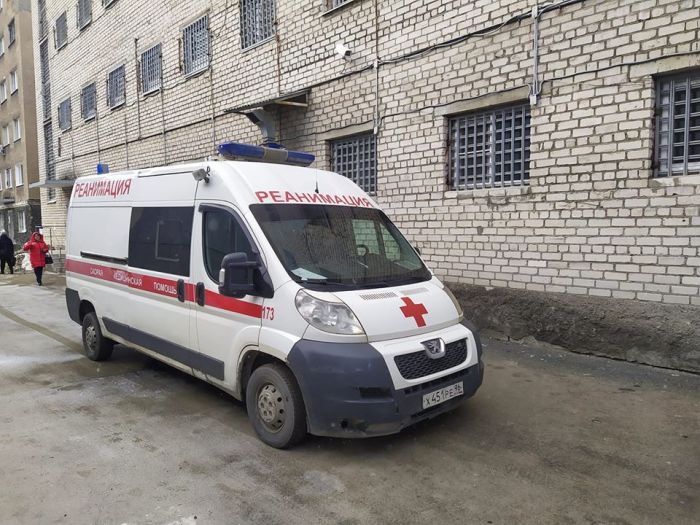 Машина скорой помощи, вызванная Сергею Тиунову. Фото: Facebook Виктор Балдин