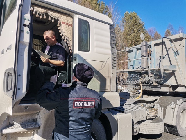 Водитель грузовика «K&Б» из Екатеринбурга задержан пьяным за рулем