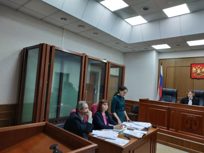 Сторона ответчиков, юристы городской администрации и Екатеринбургской городской думы. Фото: Uralweb.ru 