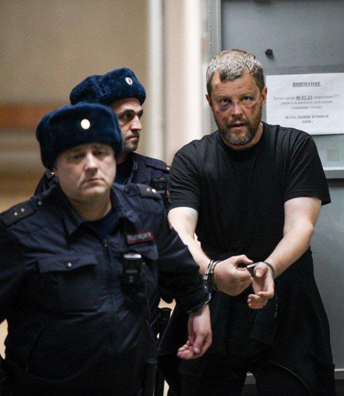 Во время задержания Шевнин пытался оказать сопротивление. В суд его доставили с синяками на лице