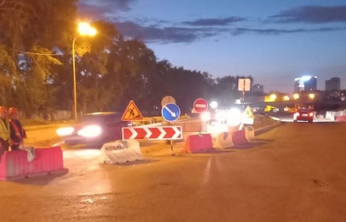 ГИБДД: В Екатеринбурге водители самовольно раздвигают ограничительные блоки