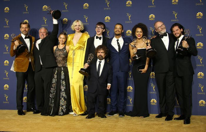 Съемочная группа сериала «Игра престолов» на вручении 70-й премии «Эмми», 17 сентября 2018 года, Лос-Анджелес, Калифорния, США.