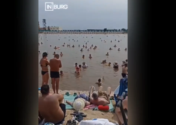 Жительница Екатеринбурга показала пляж, полностью заполненный людьми