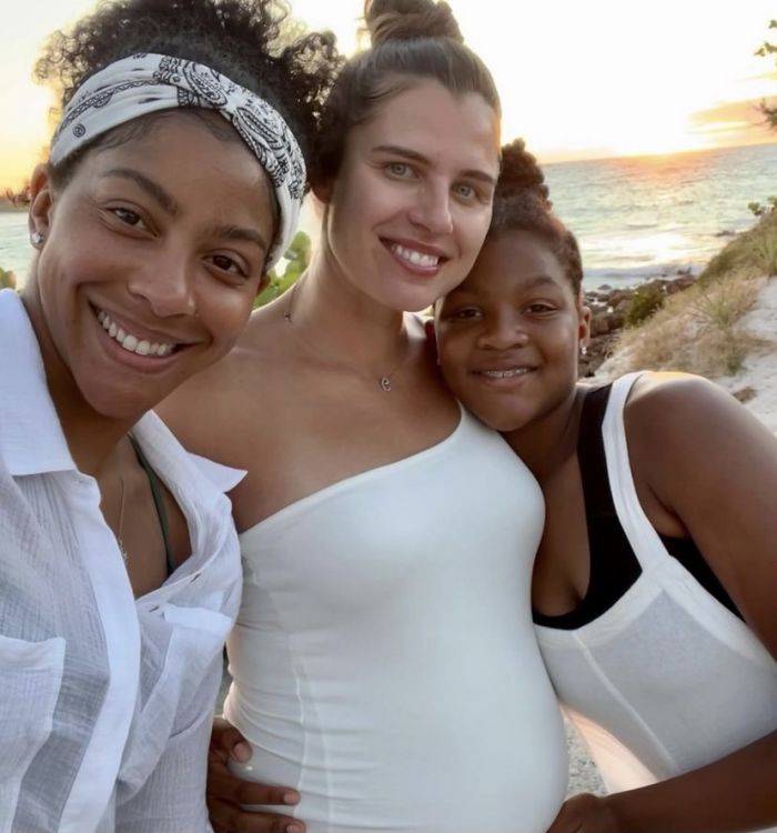 Две баскетболистки, игравшие в УГМК, поженились и ждут ребёнка