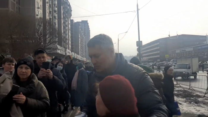 Ройзман* приехал на похороны Навального**