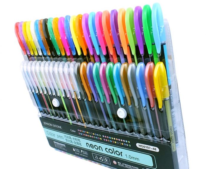 Огромный набор цветных ручек. Яркие цвета