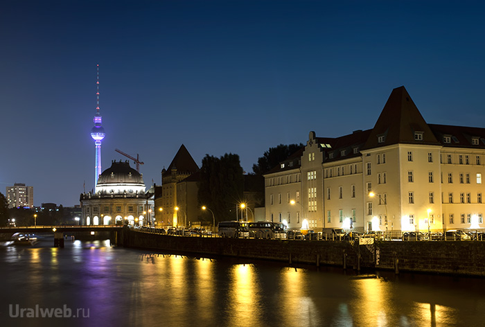 Friedrichstraße, 106. Вид на реку Шпрею и телебашню 