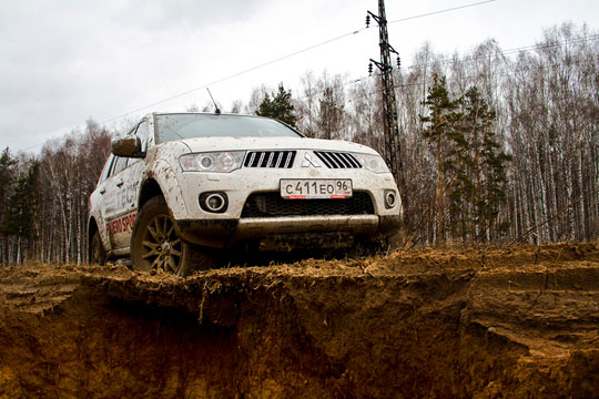 Mitsubishi Pajero Sport на тест-драйве Uralweb