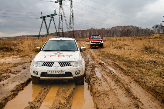 Mitsubishi Pajero Sport на тест-драйве Uralweb