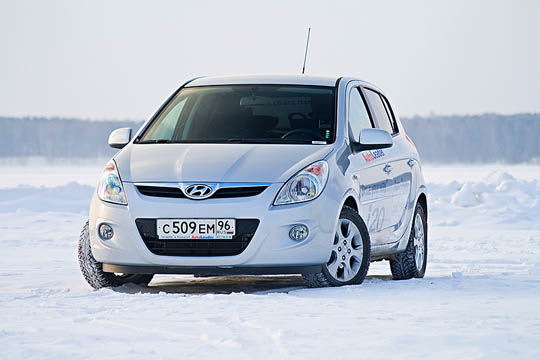 hyundai. i20, skoda, fabia, тест-драйв, сравнение, хэтчбек, компакт, сити-кар, сравнительный, ледовый, мотор, автомат, комплектация, балтым, фабия, хендэ, шкода, руль, кондиционер, корейский, калуга, чешский