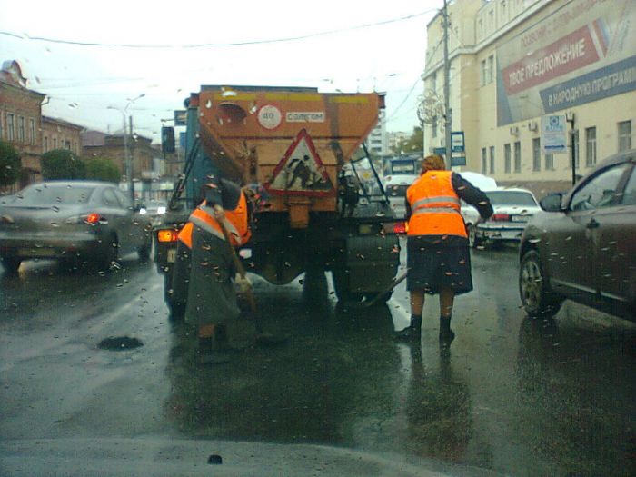 Когда именно стартует сезон-2015 активного ямочного ремонта, пока не известно